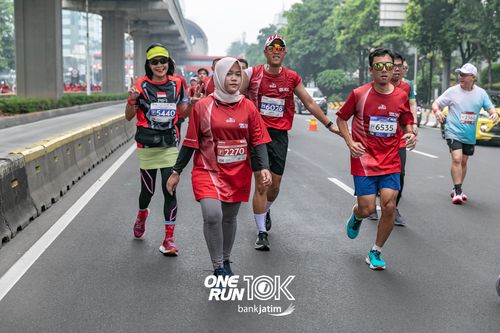 Race photo from ONE RUN 10 K