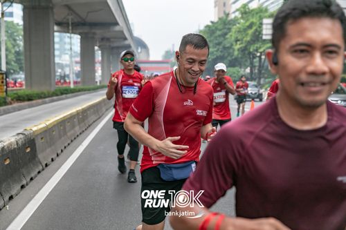 Race photo from ONE RUN 10 K