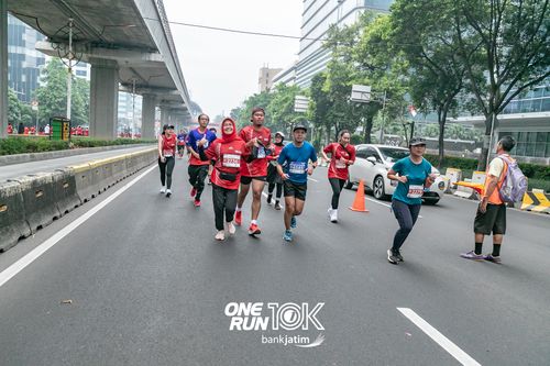 Race photo from ONE RUN 10 K