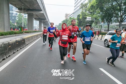 Race photo from ONE RUN 10 K