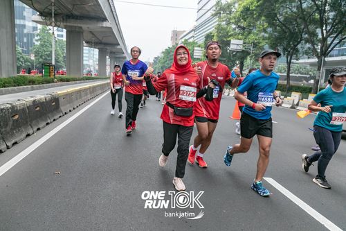 Race photo from ONE RUN 10 K