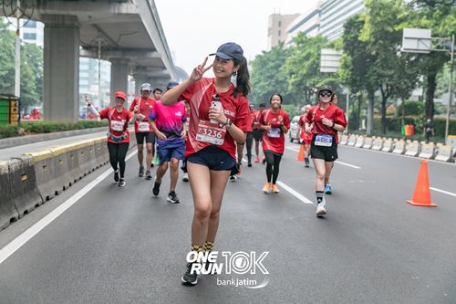 Race photo from ONE RUN 10 K