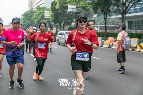 Race photo from ONE RUN 10 K