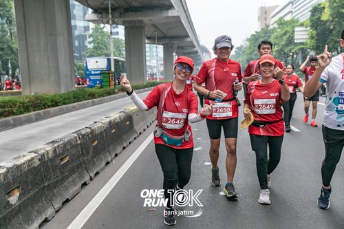 Race photo from ONE RUN 10 K