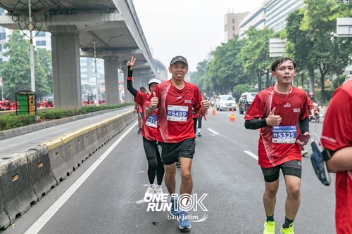Race photo from ONE RUN 10 K