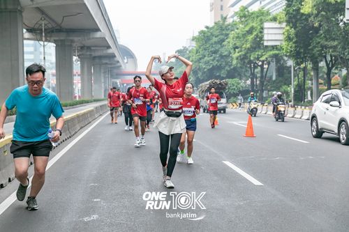 Race photo from ONE RUN 10 K