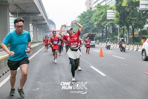Race photo from ONE RUN 10 K
