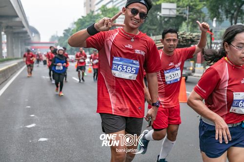 Race photo from ONE RUN 10 K