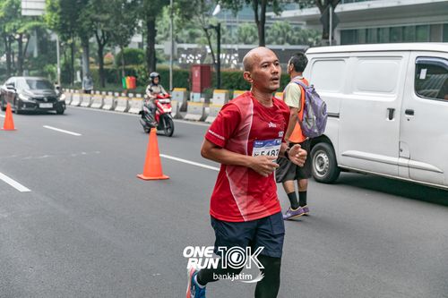 Race photo from ONE RUN 10 K
