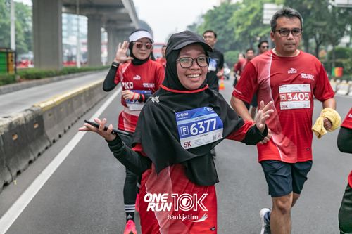 Race photo from ONE RUN 10 K