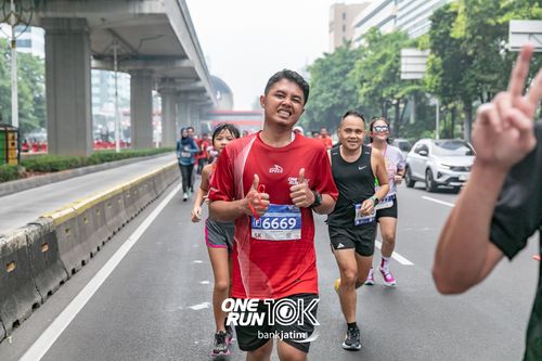 Race photo from ONE RUN 10 K