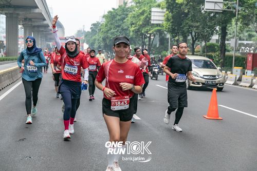 Race photo from ONE RUN 10 K