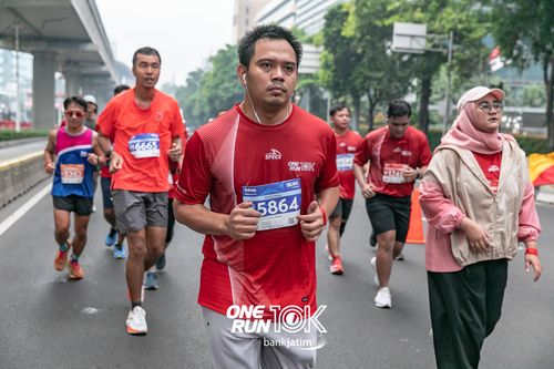 Race photo from ONE RUN 10 K