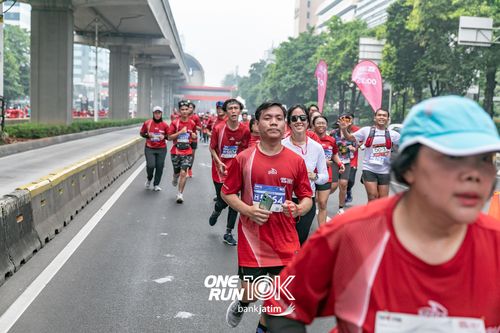 Race photo from ONE RUN 10 K