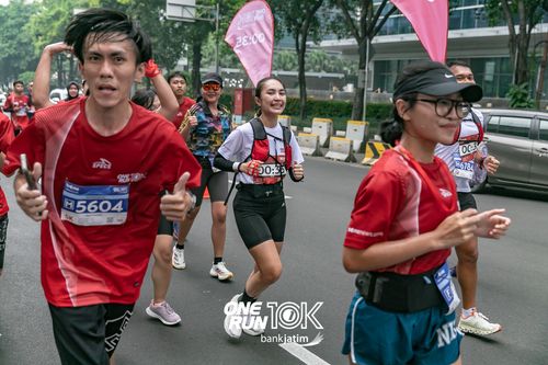 Race photo from ONE RUN 10 K