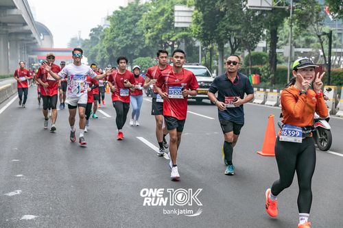 Race photo from ONE RUN 10 K