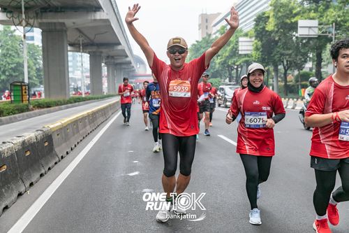 Race photo from ONE RUN 10 K