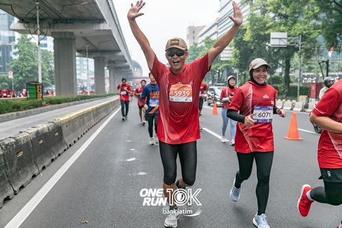 Race photo from ONE RUN 10 K