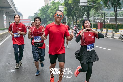Race photo from ONE RUN 10 K