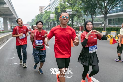 Race photo from ONE RUN 10 K