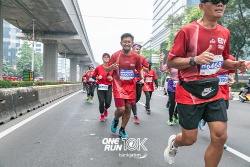 Race photo from ONE RUN 10 K
