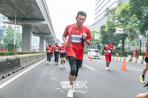 Race photo from ONE RUN 10 K