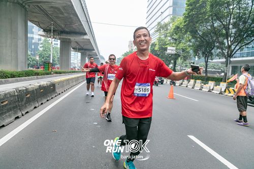 Race photo from ONE RUN 10 K