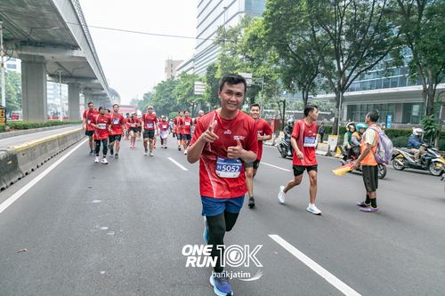 Race photo from ONE RUN 10 K