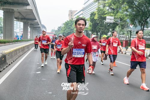 Race photo from ONE RUN 10 K