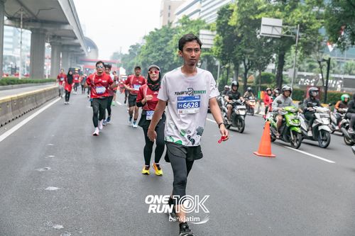 Race photo from ONE RUN 10 K