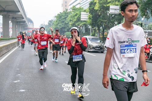 Race photo from ONE RUN 10 K