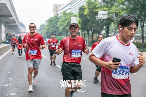 Race photo from ONE RUN 10 K