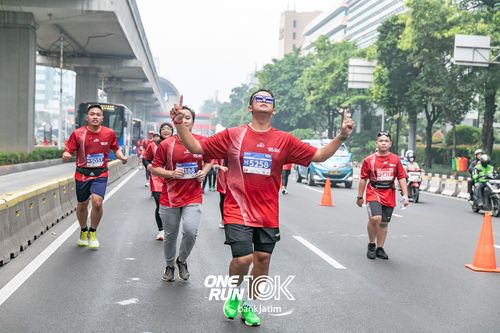 Race photo from ONE RUN 10 K