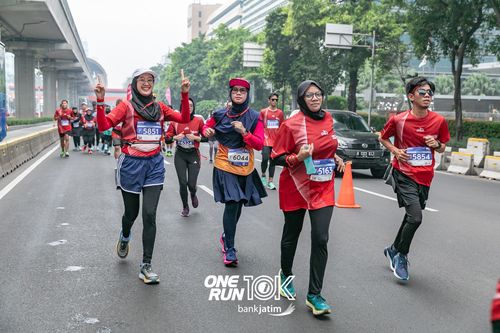 Race photo from ONE RUN 10 K