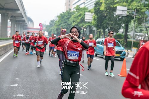 Race photo from ONE RUN 10 K