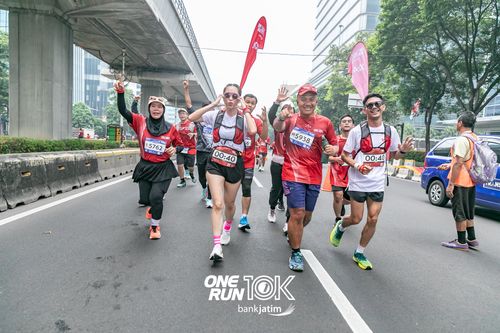 Race photo from ONE RUN 10 K