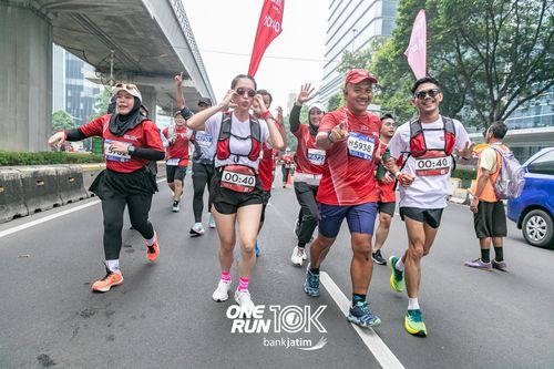 Race photo from ONE RUN 10 K