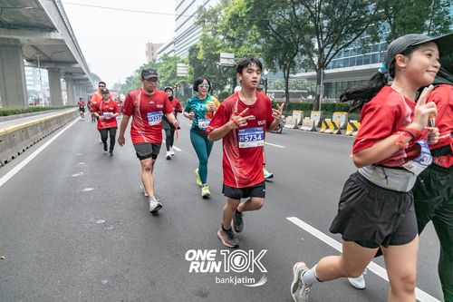 Race photo from ONE RUN 10 K