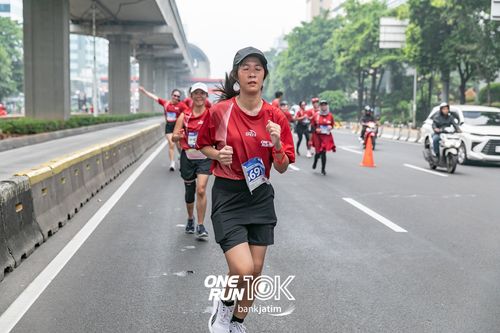 Race photo from ONE RUN 10 K