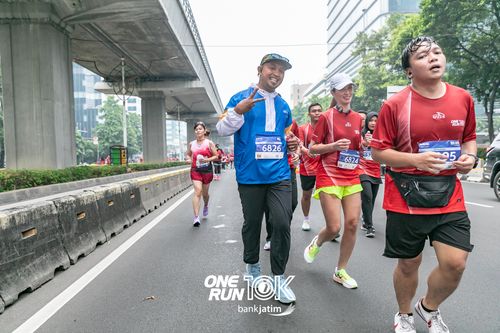 Race photo from ONE RUN 10 K