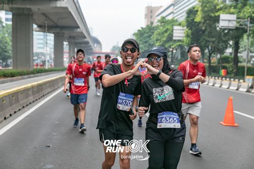 Race photo from ONE RUN 10 K
