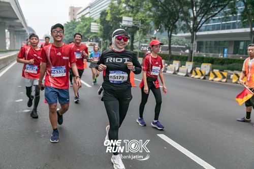 Race photo from ONE RUN 10 K