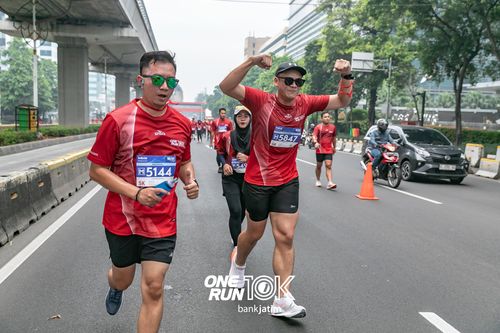 Race photo from ONE RUN 10 K