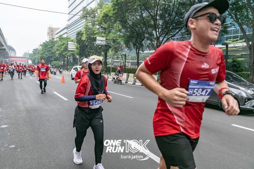 Race photo from ONE RUN 10 K