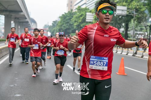 Race photo from ONE RUN 10 K