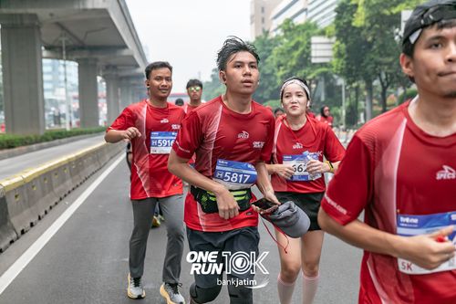 Race photo from ONE RUN 10 K