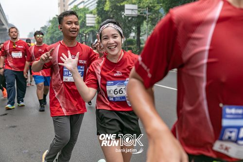 Race photo from ONE RUN 10 K