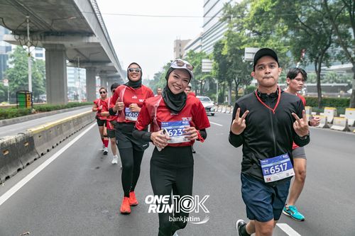 Race photo from ONE RUN 10 K