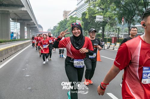 Race photo from ONE RUN 10 K