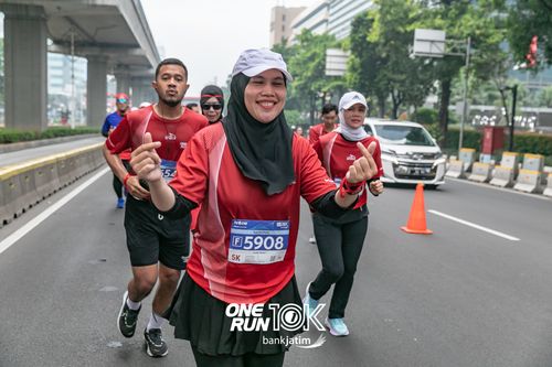 Race photo from ONE RUN 10 K